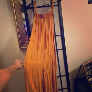 Brand new jumper! Great for the beach.